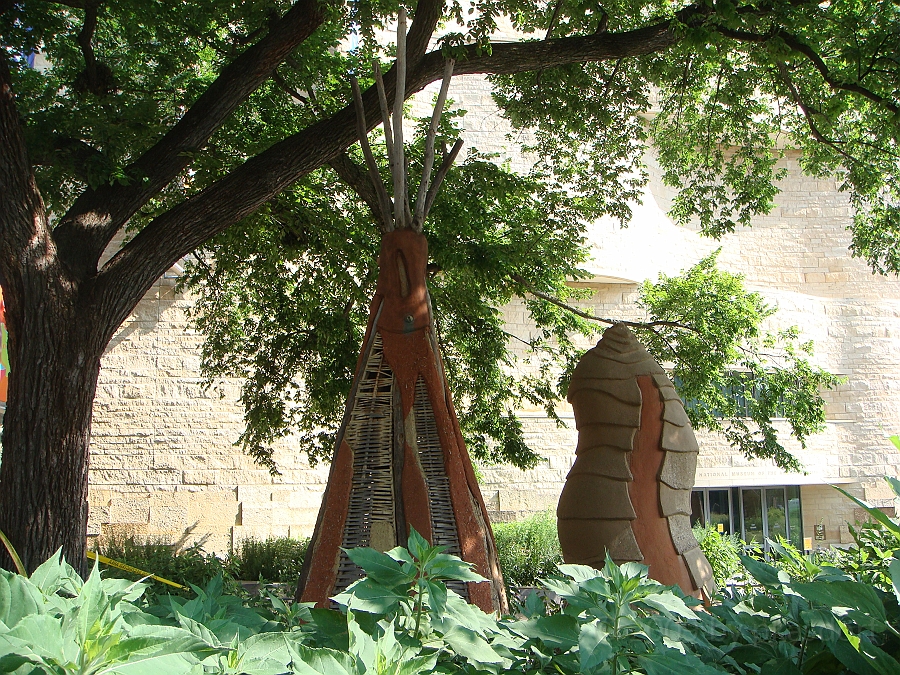 Washington DC [2009 July 04] 005.JPG - Scenes from The National Museum of the American Indian
